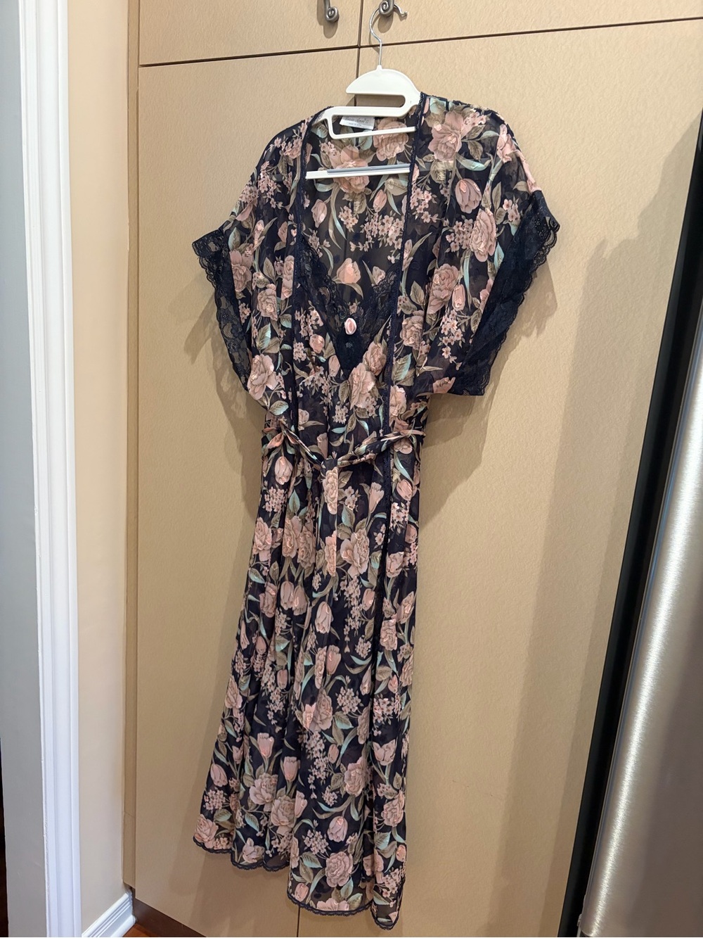 Vtg 70s Lucie Ann II Sheer Floral Nightgown & Matching Robe Set - never worn